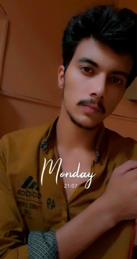 ایک عجیب سی کیفیت ہے میری تم بن
رہ بھی لیتا ہوں اور رہا بھی نہیں جاتا