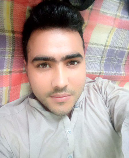 "کبھی کبھی سکون بولنے میں نہیں، خاموش رہنے میں ہوتا ہے…
جو دل کو سمجھا لے، وہی اصل سمجھدار ہوتا ہے." 💭🕊️🌹