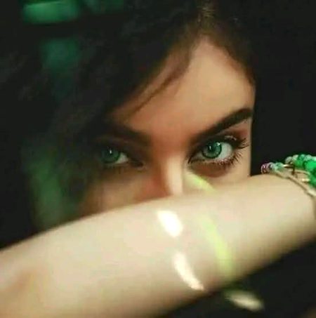 اس کی آنکھوں میں رکھی تھی برکتیں رب نے..
اس حسین شخص سے واجب تھا محبت کرنا💔Unzii🥀