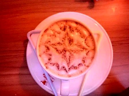 وہ چائے کا شوقین لڑکا
میں کچن سے فرار لڑکی ..