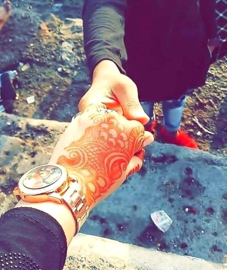 مہندی سے خاص کوئی لگاؤ نہیں مجھے
لیکن کسی کو میرے ہاتھوں پر لگی مہندی پسند بہت ہے ۔۔۔۔۔🙈💜
🦋🔥