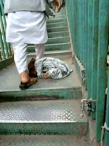 کل قیامت کے روز یہ پیروں میں پڑے لوگ ہمارا گلا پکڑ لیں گے ۔۔۔