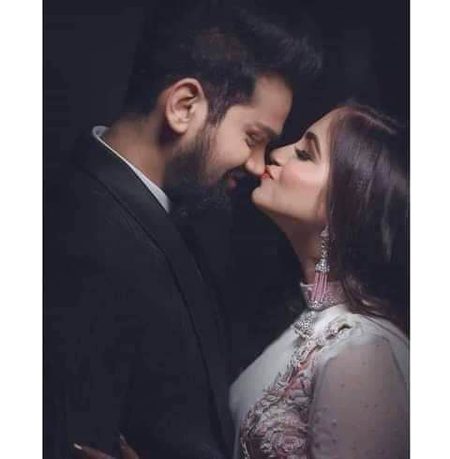 چپکے سے دھڑکن میں اتر جائیں گے 
راہ الفت میں حد سے گزر جائیں گے 
آپ جو ہمیں اس قدر چاہیں گے 
ہم تو آپ کی سانسوں میں پگھل جائیں گے♡