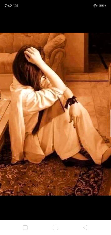 گِلے شکوے نہیں.
اب بس خاموشـیاں🔥 Mahii 💔