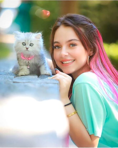 Beautiful People image