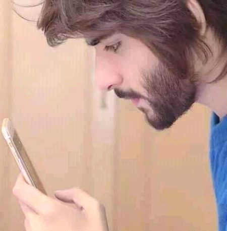 کبھی کھولو گے کفن کی گرہ کھول کر میرا چہرہ
بند ہوں گی وہ آنکھیں جنہیں تم روز رلاتے