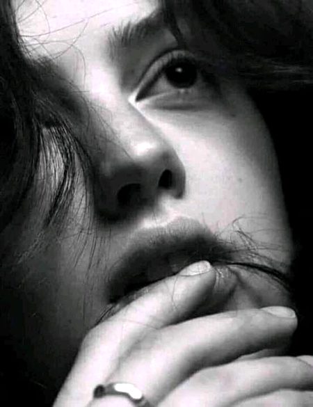 تُمہاری چُپ اور ہمارا لہجہ🥀
کبھی ملیں گے تو بات ہوگی.
ہماری آنکھیں,تُمہارا چہرا.
کبھی ملیں گے تو بات ہوگی🔥 Mahii 💔