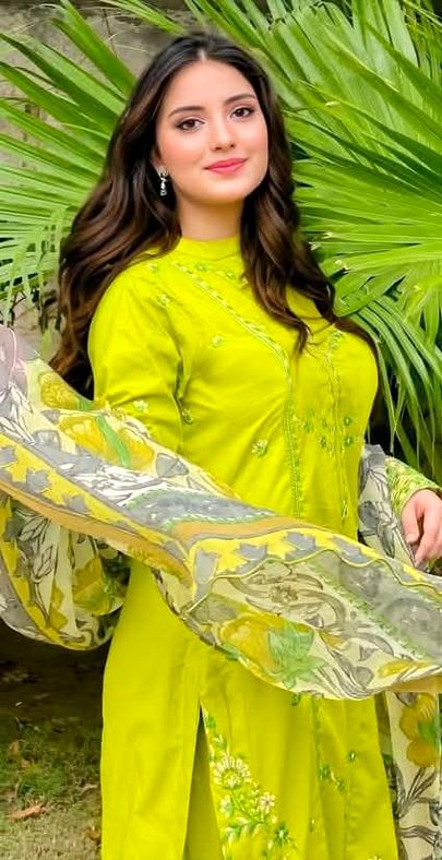 اک پل میں جو برباد کر دیتے ہیں دل کی بستی..
وہ لوگ دیکھنے میں اکثر معصوم ہوتے ہیں💔Unzii🥀