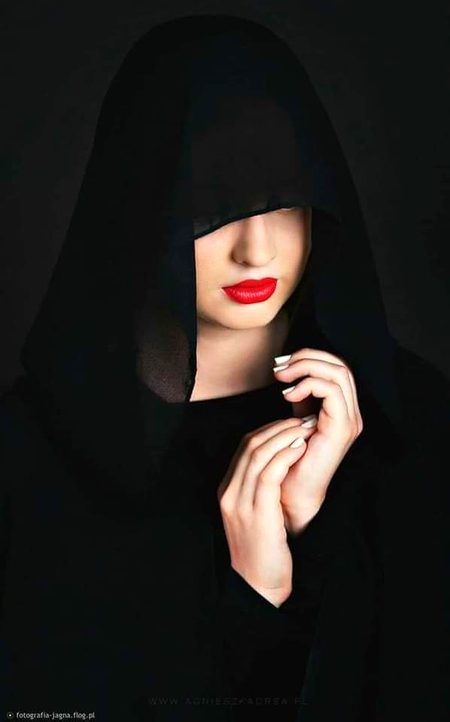 ہاں ٹھیک ہے ہوں میں اپنی انا کی مریضہ
آخر میرے مزاج میں کیوں دخل دے کوئی 🔥🖤🥀