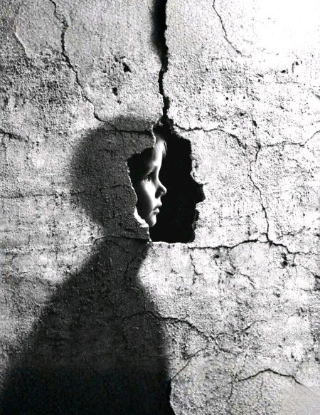 اُن لوگوں کو کبھی نہیں بھولنا جنہوں نے  مشکل وقت میں آپ کی  مشکلات میں مزید اضافہ کیا۔