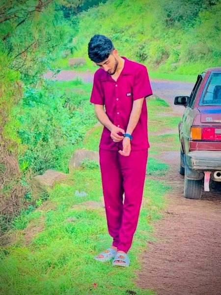 جو ہر حال میں خوش رہنا سیکھ لیں، انہیں زندگی تنگ کرنا چھوڑ دیتی ہے...🌸🤍