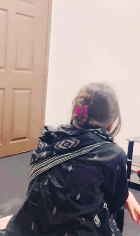 کبھی کبھی تھک کر لوگ ویسے ہی بن جاتے ہیں جیسے دنیا اُن پر الزام لگاتی ہے 🍂