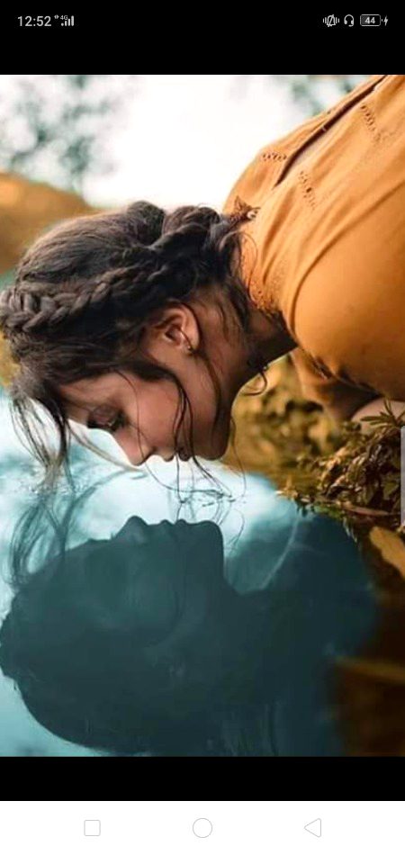 کل تیرے تشنگاں سے عجب سانحہ ہوا.
دریا پہ ہونٹ رکھے تو دریا ،تمام شد🔥 Mahii 💔