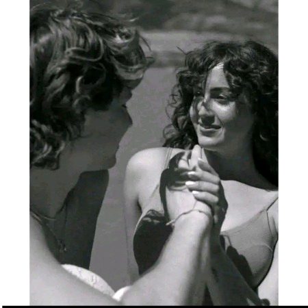 مُجھے لگا پوری دُنیا میرے قبضے میں ہے، حالانکہ وہ صرف تیرا ہاتھ تھا ! 🌸❤️