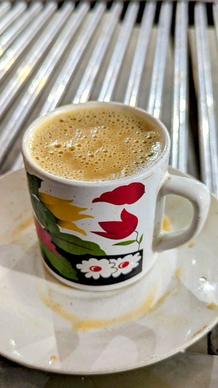 " بات کیسے نا بنتی 🫣
"وہ ناولز کی شوقین لڑکی ،
میں چائے کے خمار سا لڑکا".😍