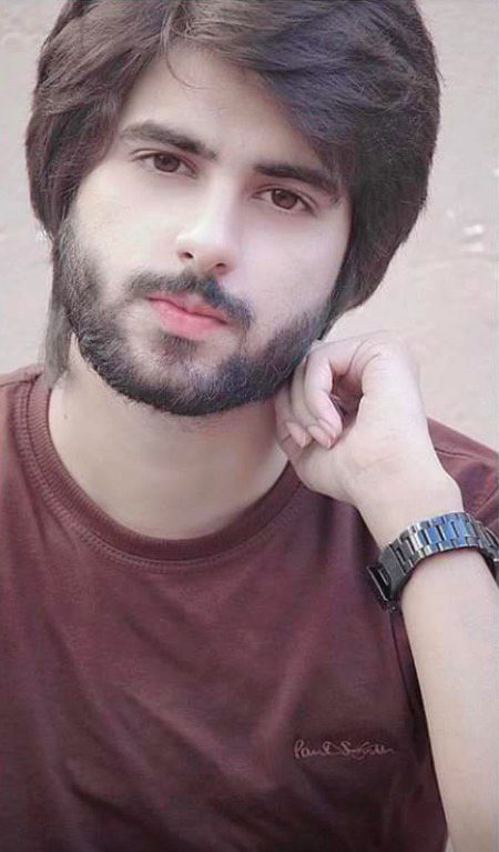 میرا ظرف سمجھو یا میری ذات کا پردہ
جب سے ٹوٹا ہوں خاموش رہتا ہوں