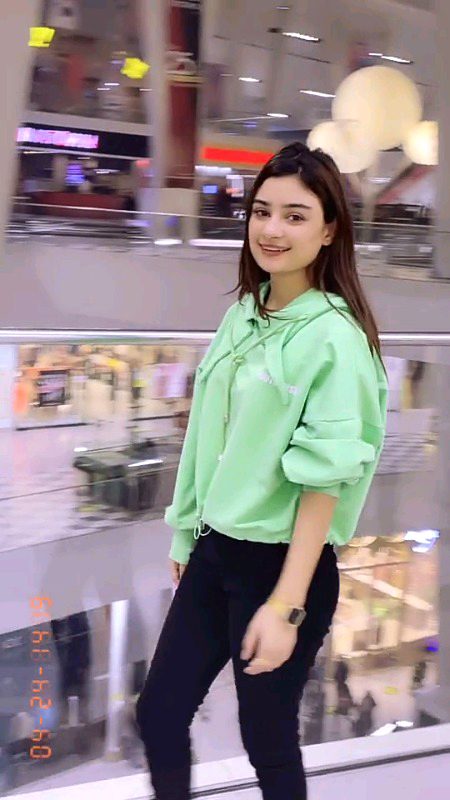 مَیں  ہمشہ مسکراہٹ سَجاۓ رکھتی ہُوں. اپنےچہرےپر
یہ وہ ہُنر ہے جو ہر ایک کو نہیں آتا‬🔥👑😏