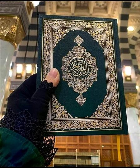 جب تم اپنی پسند کے راستوں پر چل کر نتیجہ دیکھ لیتے ہو تو زندگی سے خفا ہونے کی بجائے  اللّٰہ کے راستے پر چل دیا کرو___
کیوں کہ وہ جو راستے تمہارے لیے چنتا ھے وہ تمہارے منتخب کیے گئے ہزار راستوں سے بہتر ہوتا ھے اور جس منزل تک وہ تمہیں لے کر جاتا ھے تم اس کی مدد کے بغیر پہنچ بھی نہیں سکتے____