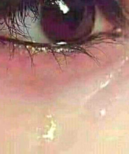 وقت تجربہ تو دیتا ہے
لیکن
معصومیت چھین لیتا ہے
#ہریرہ_حسن_سید