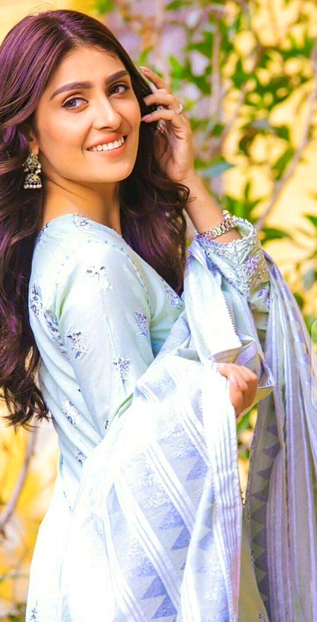 Pakistani Celebs image