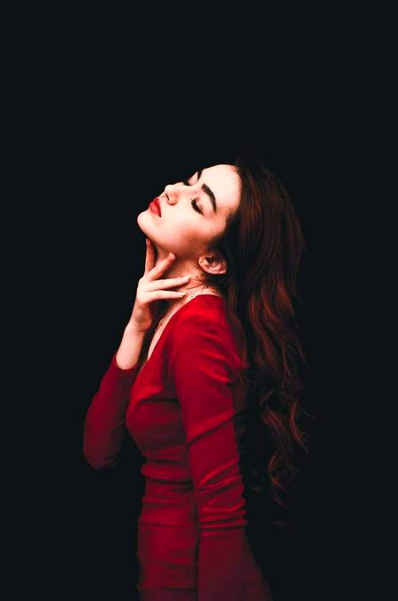 برباد کرنا تھا تو کسی اور طریقے سے کرتے🥀
کیوں زندگی میں زندگی بن کر زندگی سے زندگی ہی چھین لی🔥 Mahii 💔