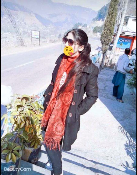 دل چاہتا ہے* کچھ *ایسا لکھوں* *لفظوں* کی *آہیں نکلے* *قلم* سے *خون ٹپکے* *کاغذ* پر *درد بکھرے* *_میری خاموشی ٹوٹے_* *پھر اذیت* سے *جان چھوٹے*... 🙂💔 _*