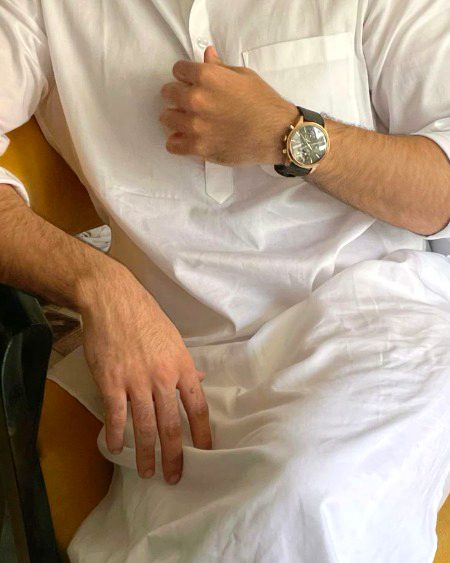 ہم وہاں کھڑے ہوتے ہیں جہاں لوگ گرنے سے ڈرتے ہیں
ہم اپنی پہچان خود بناتے ہیں، کسی کے سہارے نہیں رہتے