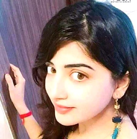 Har  aik muskurahat  
Muskan  nahi hoti 👍