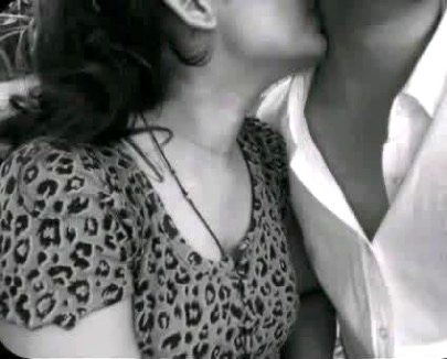 #سنو_عزیز_من 
تمہارے سینے سے لگ کر، تمہاری بانہوں کے تنگ گھیرے کو اپنی کمر کے گرد محسوس کرنا, تمہارے سینے میں چہرہ چھپائے آنکھیں بند کئے اپنی پوری دنیا تمہاری آغوش تک محدود کر لینے اور ایک لمبی سانس اندر کھینچ کر تمہاری خوشبو کو اپنی روح, اپنے جسم کے ہر ایک خلیے میں بھر لینے کی خواہش آج بھی مجھ میں پہلے دن کی طرح سانس لیتی ہے۔۔
JaaaaNm🌸💕