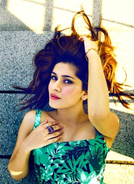 Kubra khan