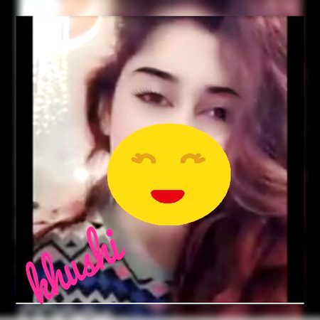 *مغرور ہمیں کہتی ہے تو کہتی رہے دنیا*
*مڑ کر کسی شخص کو دیکھا نہیں کرتی
Khushi💔✌