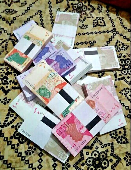 لو جی آپکی عیدی آگئی 🤑🤑🤑
۔active ممبرز کہاں ہیں جلدی جلدی سامنے آؤ
اور اپنی اپنی عیدی لے لو ۔🥳🥳
بعد میں نا کہنا کہ عیدی نہیں ملی۔😣😣
لڑنا نہیں اور نا ہی ایک دوسرے کو دھکا دینا ہے😵💫😵💫
سوئے ہوئے ممبروں کی عیدی 50٪ کاٹی جائے گی😷🤥میری طرف سے آپ سب کے لیئے