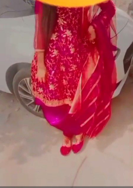 موجود ایسے رہیں کہ آپ کی غیر موجودگی ایک زور دار خلا اور وحشت ناک یادیں پیدا کرے💫👍🏻