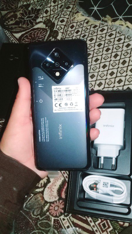New INFINIX ZERO 8... Bht top class hai ALHAMDULILLAH.. 64 Megapixel ka back camera, 48 MP front and black diamond colour ki to shining kam e nahin hoti .n1 ❤😍😍❤❤😘😘😘😘😘 I love it naaa... 😍😍😍