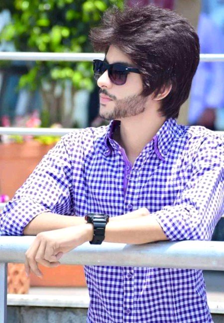 ملے گی میری لاش ویرانے سے
میں بھی اختلاف رکھتا ہوں گستاخ صحابہ سے
شاہ