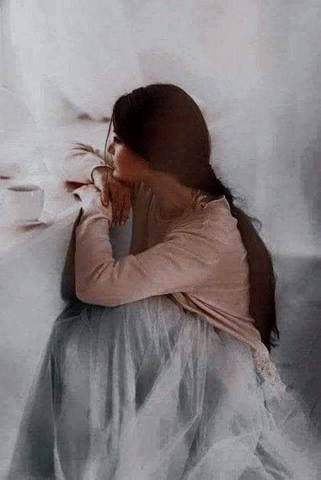 شہرِ دل ہے یا کوئی ویرانہ..
جائیے جس گلی ، اداسی ہے.
سن اے جبریل.جا کے سدرہ پر.
رب سے کہنا ، بڑی اداسی ہے۔۔💔Unzii🥀