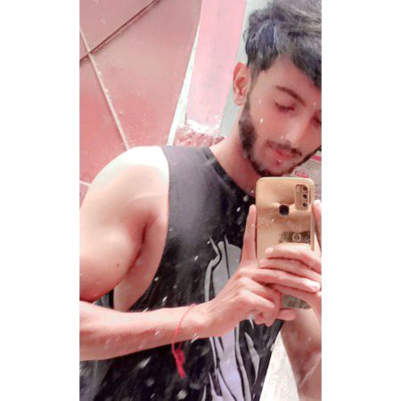 تمہاری سرد مہری سے،الجھنے سے تو بہتر تھا
ہم اپنی ذات کے قصے در و دیوار سے کہتے 💔🥀☺️