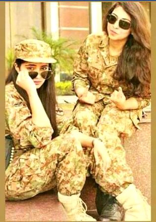 ساری دُنیاتیری ہی طلبگارسہی.n1مگرکُچھ حُسن والے.p1ہمارا بھی احترام کرتےھے.m5ہ