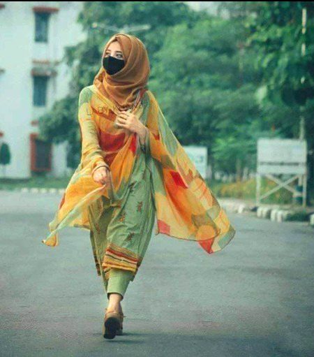 اگر وہ اک شخص میرے حصے میں آ گیا تو
میں شہر بھر کی قضا نمازیں ادا کروں گا