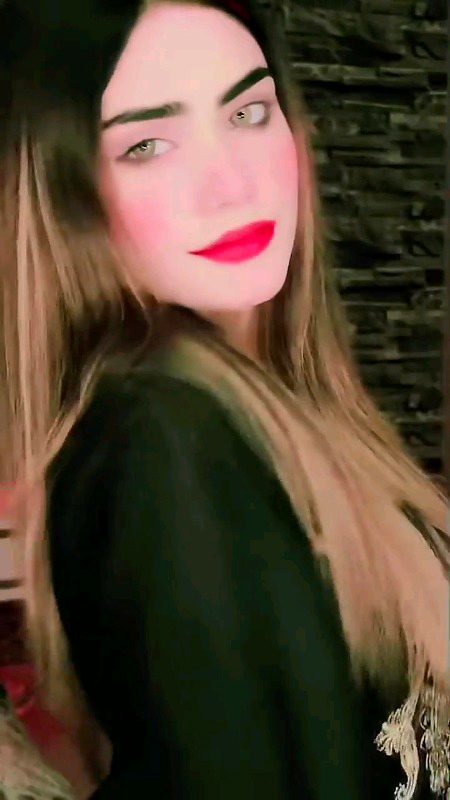 عید پھیکی لگ رہی ہے ، عشق کی تاثیر بھیج
آ گلے مِل یا لباسِ عید میں تصویر بھیج 
میری آنکھوں کو نہ دے آدھی ادھوری بخشِشیں
خواب واپس چھین لے یا خواب کی تعبیر بھیج🔥
عیدالفطر_مبارک
