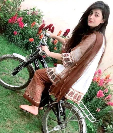 Beautiful People image