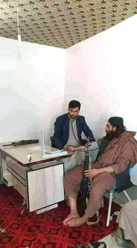 کیا ڈاکٹر نے فیس لیا ہوگا کہ نئی ؟ 🤔🤔🧐🩺😜