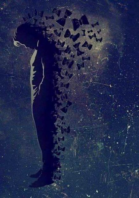 میں ہنس کے چلوں کانچ کے ٹکڑوں پر ,
وہ ایک بار تو کہے یہ میرے بچھائے ہوئے پھول ہیں,🖤✌