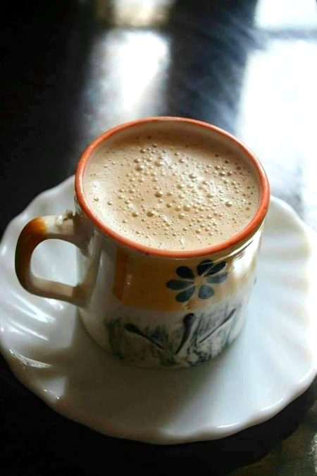 ﮐﺴﯽ ﻧﮯ ﺁﻧﺎ ﺑﮭﯽ ﭼﺎﮨﺎ ﺗﻮ ﺑﮭﮕﺎ ﺩﯾﺎ ﮨﻢ ﻧﮯ
ﺑﺴﺎ ﮐﺮ⁩ ﭼﺎﺋﮯ ﮐﻮ ﺩﻝ ﻣﯿﮟ ﮐﺮﻓﯿﻮ ﻟﮕﺎ ﺩﯾﺎ ﮨﻢ ﻧﮯ