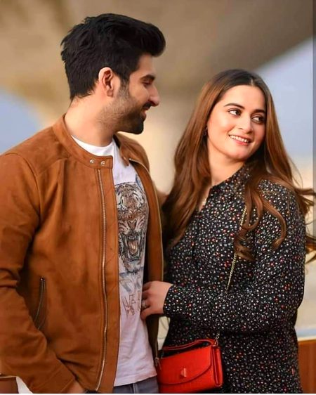 سیرت میں ، شباہت میں ، تکلّم میں ، ادا میں.
اے جانِ تخیّل.کوئی تجھ سا نہیں ملتا🔥 Mahii 💔