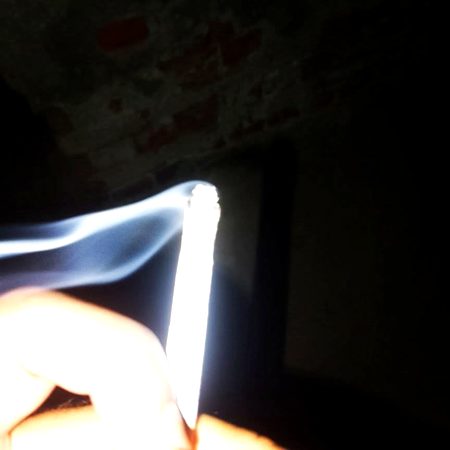 جب سے اس کی لت لگی ہے کچھ حوش خبر نہیں کیا ہو رہا ہے کیوں ہو رہا اس جہان بندہ ہوں یا نہیں 🥀🌸