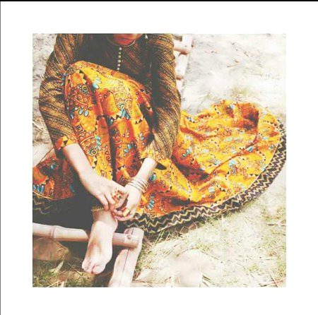 ممکنہ فیصلوں میں اک فیصلہ ہجر کا بھی تھا
-
ہم نے تو فقط بات کی، اس نے کمال کر دیا__💕 💯