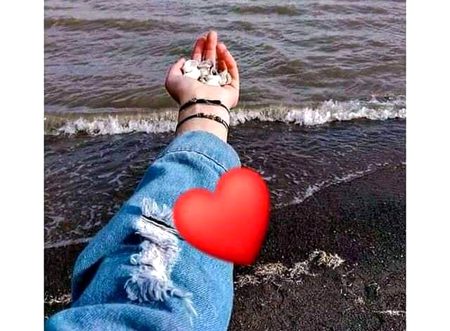 Tery sath kay ilawa....our manga hi kia tha
