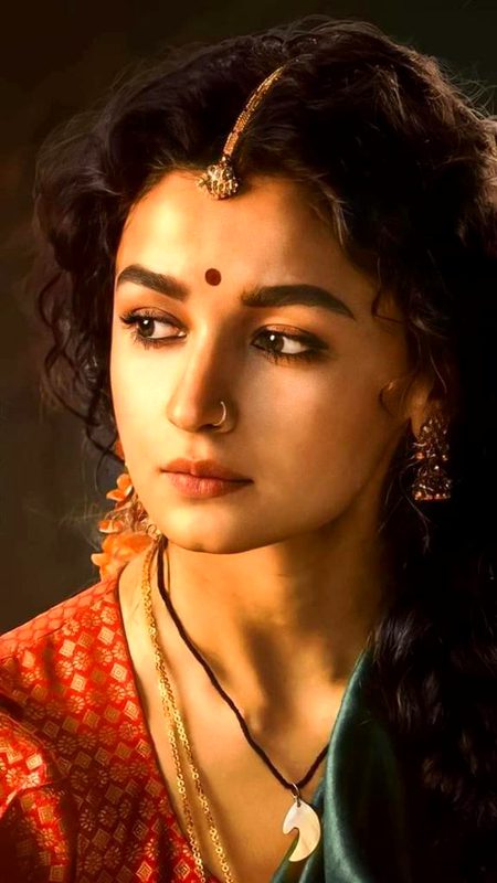 آج پھِر دِل نے اِک تمنا کی
 آج پھِر دِل کو سمجھایا ہم نے