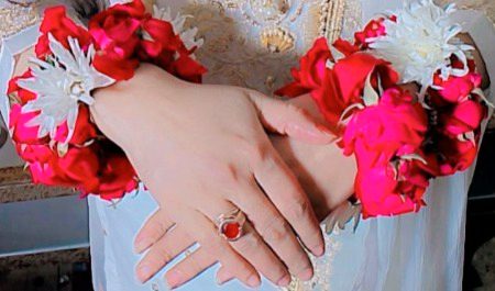 کیسے رکھتے ہیں ان کی لحد پر پھول ۔۔۔۔۔
جو لوگ اندر ہی اندر مر جاتے ہیں۔۔۔